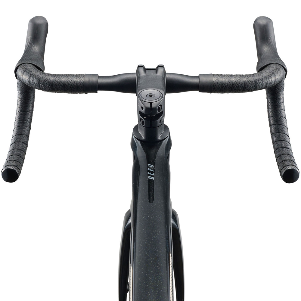Defy Advanced 2 Road Bike - Abyss Black (2026)